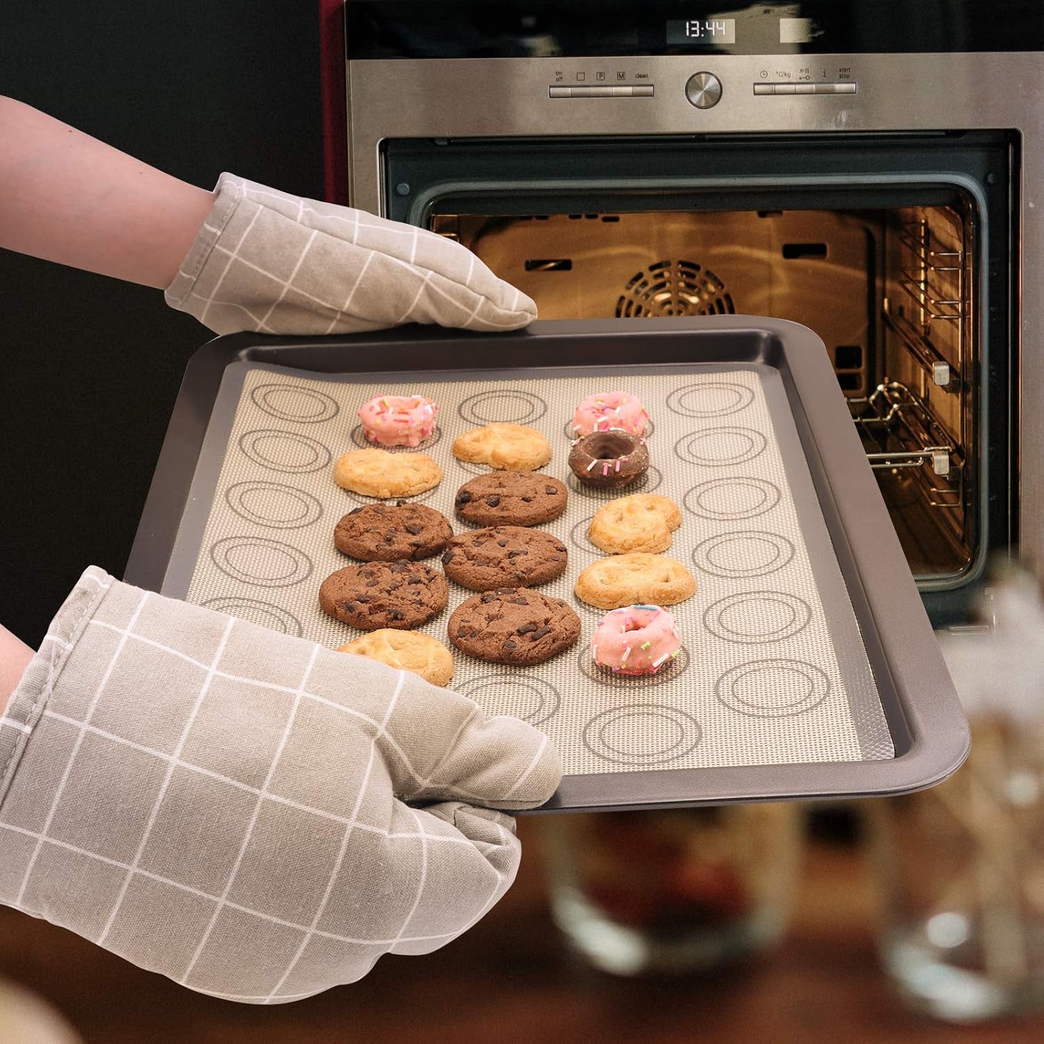 Silicone Baking Mat Set Non-Stick Half Sheet Pastry Mat (16.5" X 11.6") Reusable for Macaron Cookie Pie Making with 4 Pack Nonstick Teflon Sheet Oven Liner (16.5" X 11.6") E4U E4U